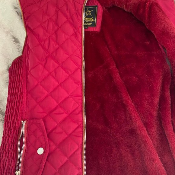 Red Vest - Picture 2 of 6